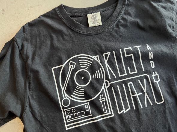 national flag strømper Nikke Turntable T-Shirt (Adult) – Rust & Wax Record Shop